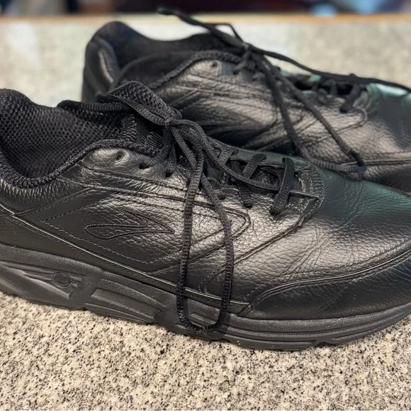 Brooks Addiction walkers Men's Black Sneakers - Picture 2 of 6